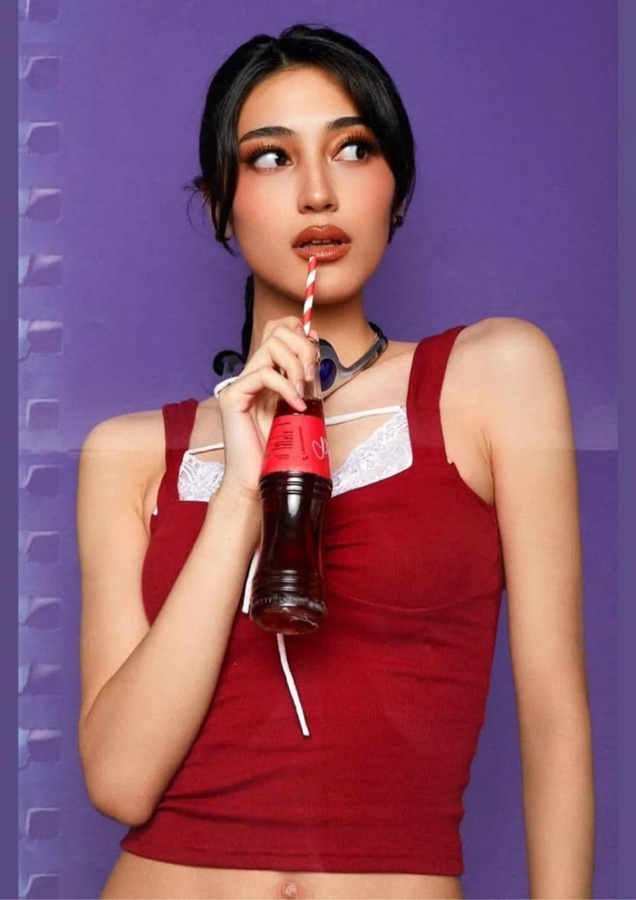 Shania — featured model at JIM Models